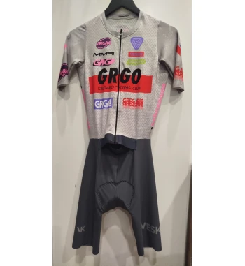 MONO GREGARIO VESKIN M/C GRIS